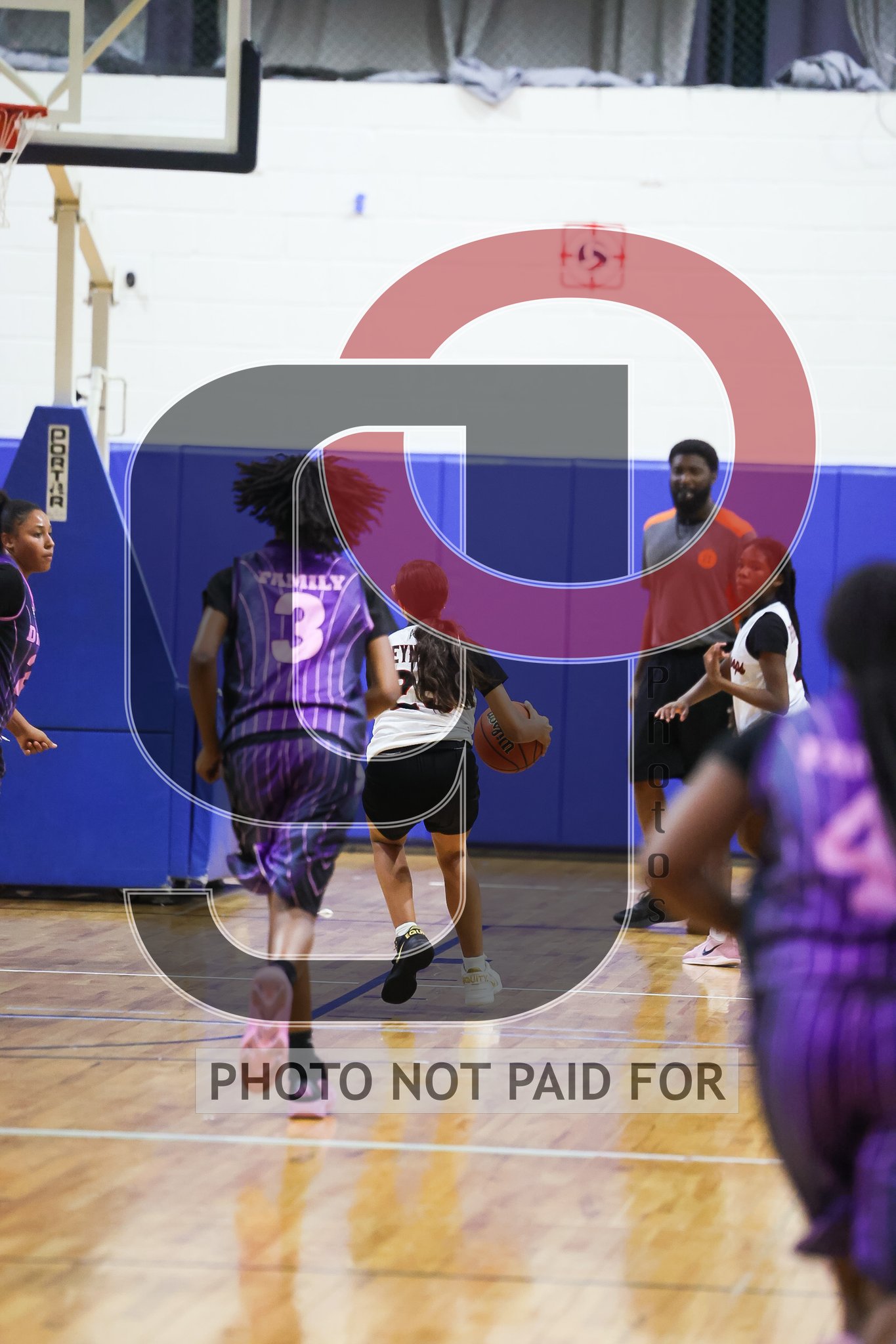 Court 5 (Girls 7th8th) - F. C. Diamonds 2029 vs Forever Hoops